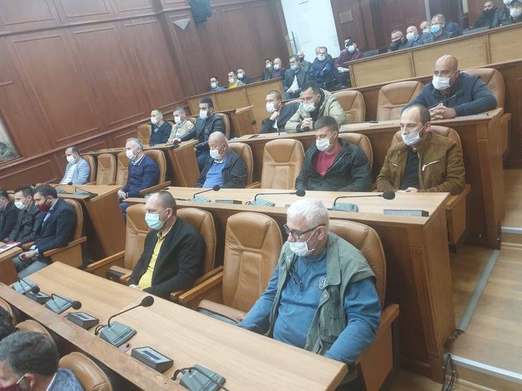 Maske ve Eldiven Kullanımına Dikkat Edilmeli