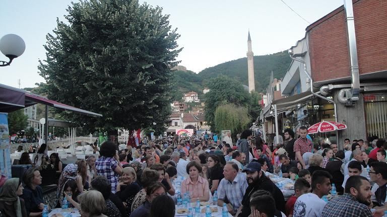 Bereket Konvoyu 10. Kez Prizrenlilere Güzel Bir Akşam Yaşattı