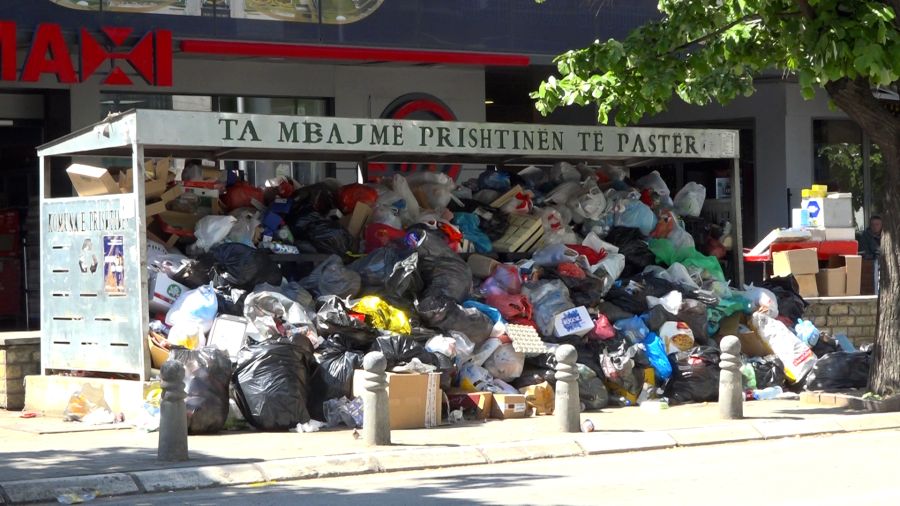 Priştine Çöplerle Doldu, Vatandaşlar Tepkili