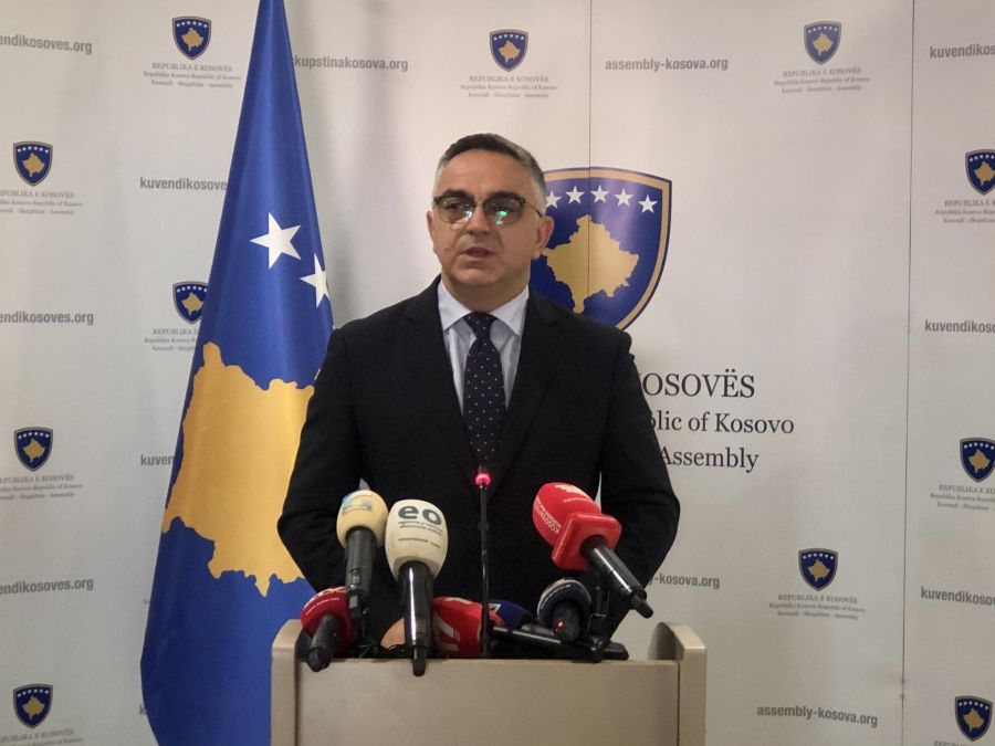 Kamu Görevlileri Kanunu Çıkarılmamalı, Kosova'ya Büyük Zarar Verir