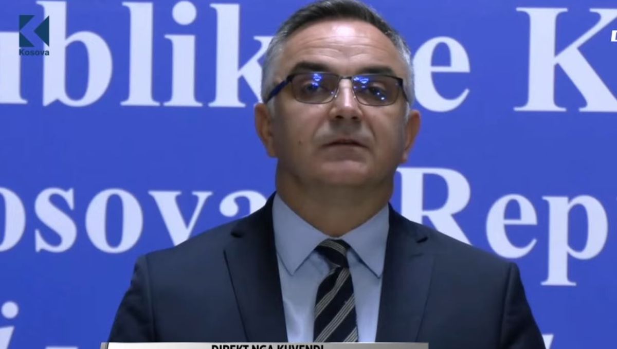 Besnik Tahiri: Meclis Salonunun Kapıları Kapalı