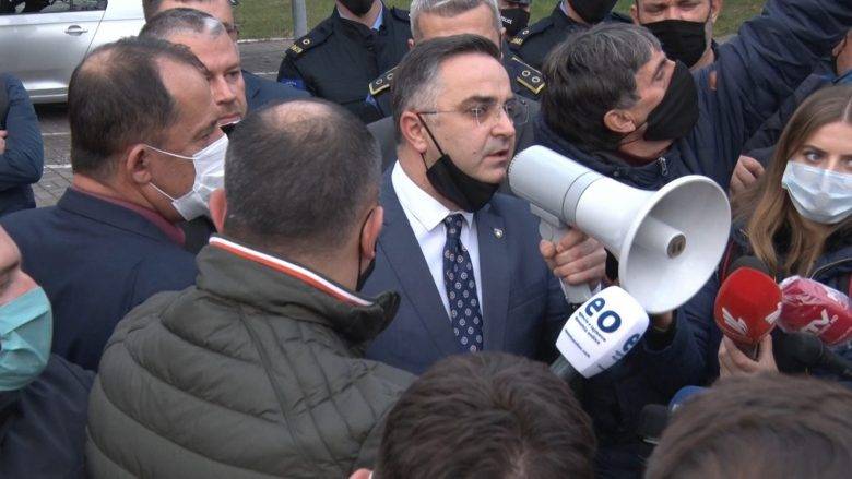Başbakan Yardımcısı'ndan Protestoculara: ‘Siz Benden Daha Hırsızsınız’