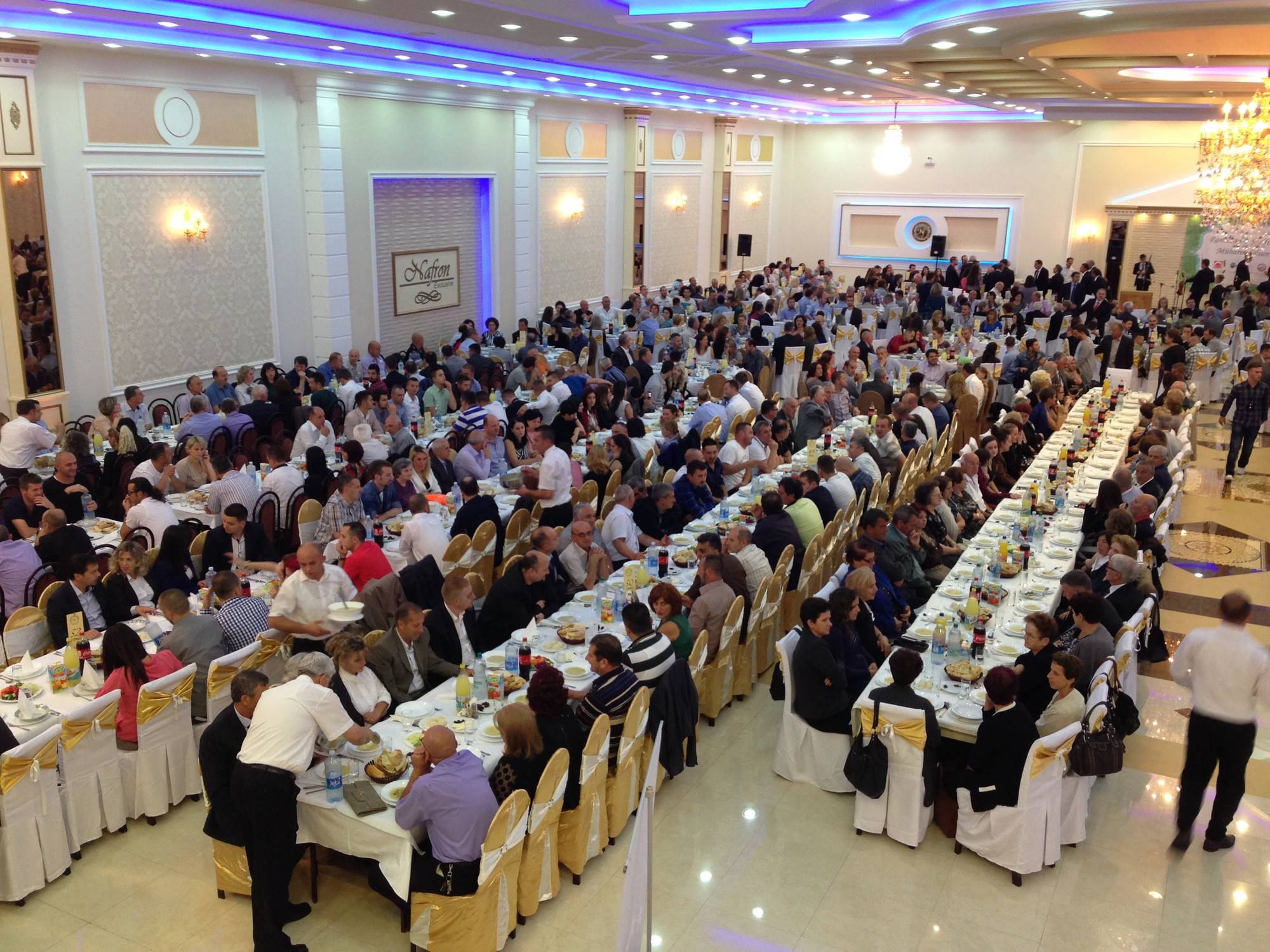 Beykoz Belediyesi Prizren'de 2000 kişiye İftar Verdi