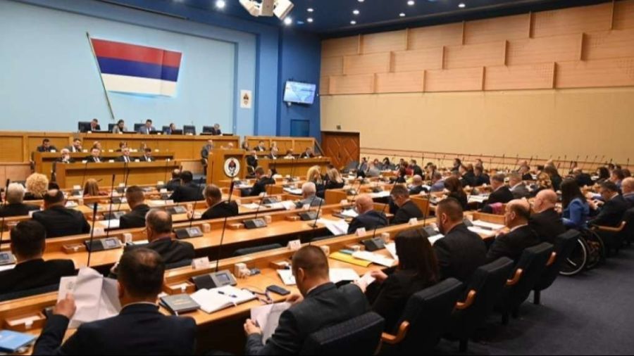 Dodik cumhurbaşkanı olarak kalacak, referandum 25 Ekim'de yapılacak