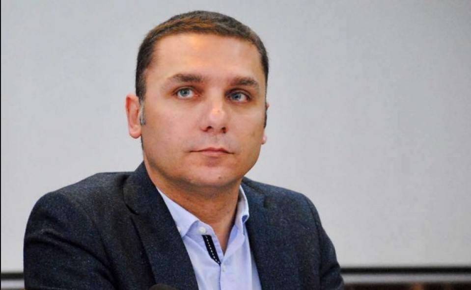 Cumhurbaşkanlığı ve Konjufca’dan BIA Tarafından Kosovalı Gazetecinin Sorgulanmasına Tepki