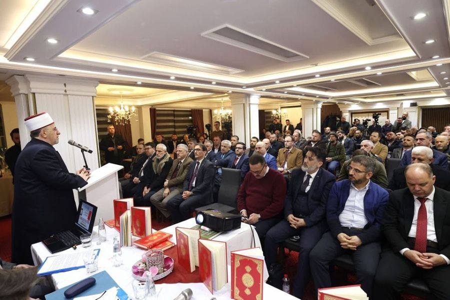 Prizren’de Arnavutçaya Tercüme Edilen Kuran Meali Tanıtıldı