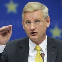 Bildt Sırbistan ve Kosova'yı Diyaloga Çağırdı