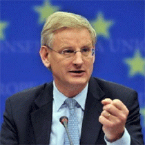 Bildt: Kosova'nın Ayrılmasını Unutunuz