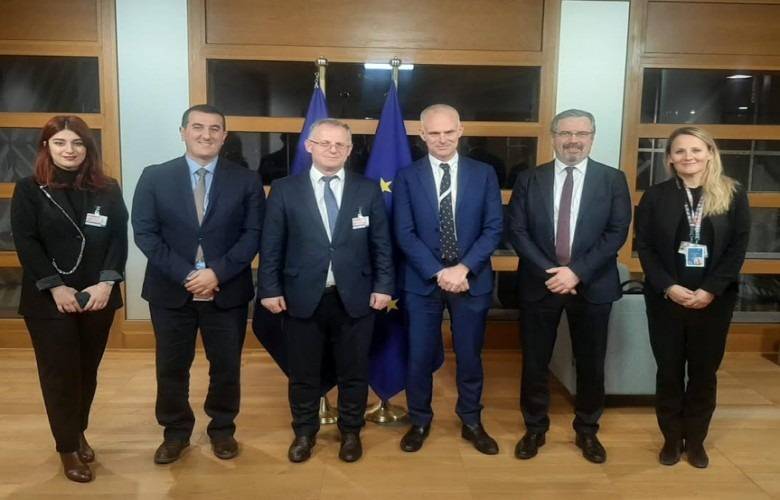 Bislimi, Kosova'nın AB Başvurusu Konusunda Bilgilendirdi