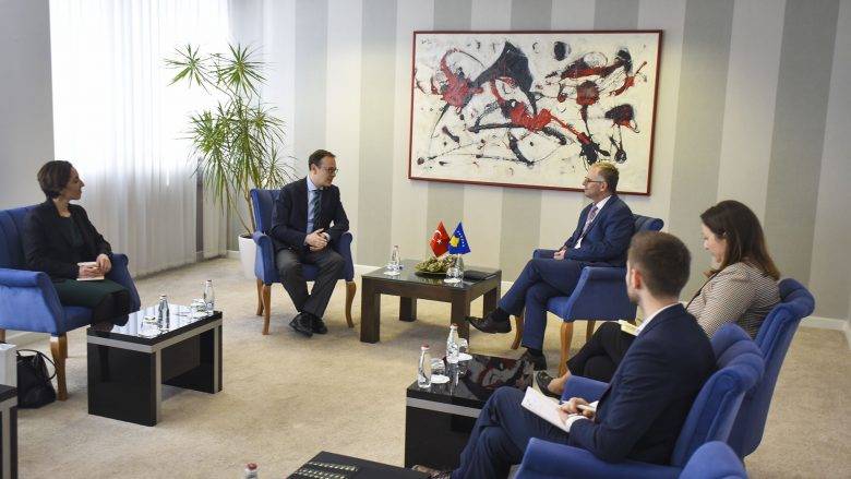 Besnik Bislimi, T.C.Priştine Büyükelçisi Sabri Tunç Angılı ile Görüştü