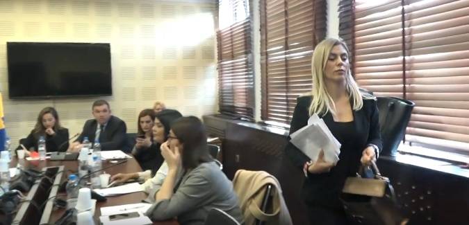 PDK Milletvekili Deliu, Komisyon Toplantısını Terk Etti