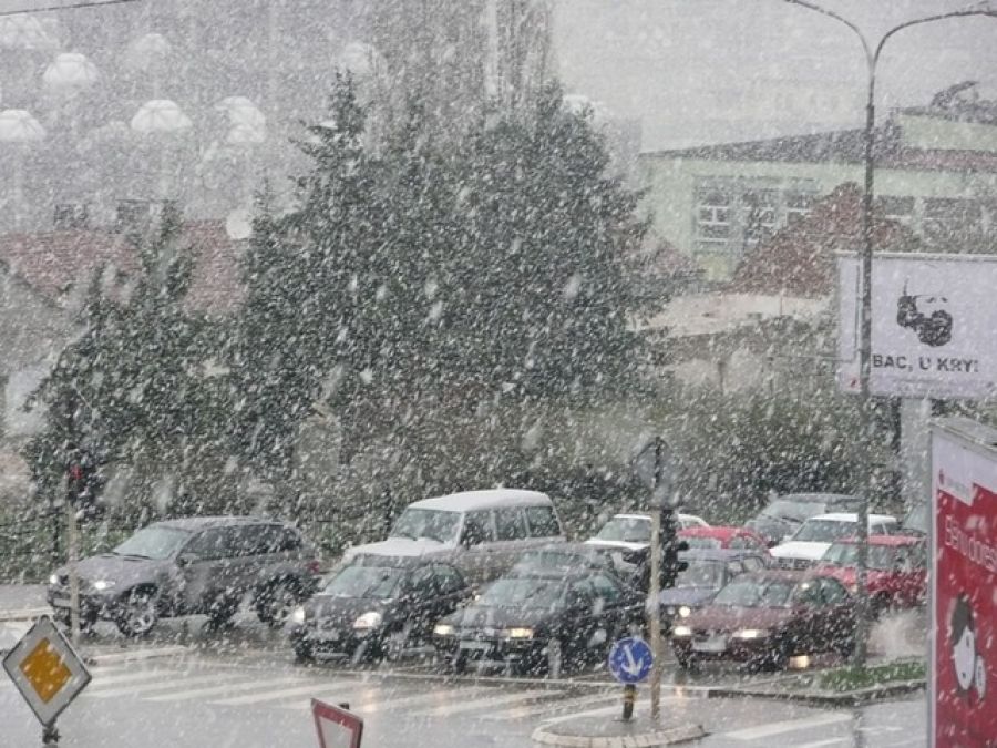 Şiddetli Rüzgarlar ve Kar Bazı Bölgeleri Elektriksiz Bıraktı