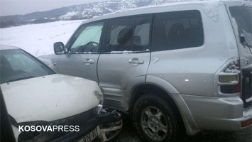 Kar Yağışı Araç Trafiğine Engel Oluyor