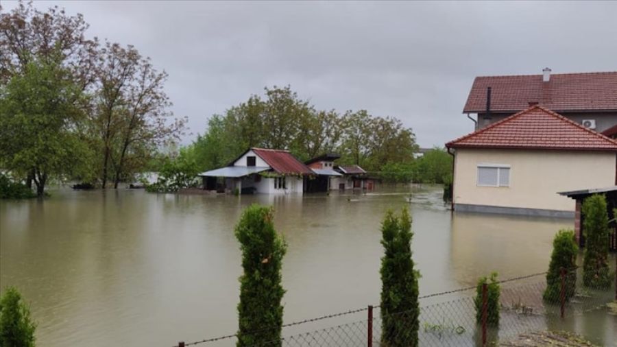 Bosna Hersek'te sel felaketi 14 can aldı