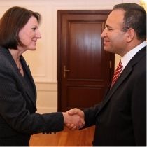 Jahjaga, Bozdağ ile Görüştü