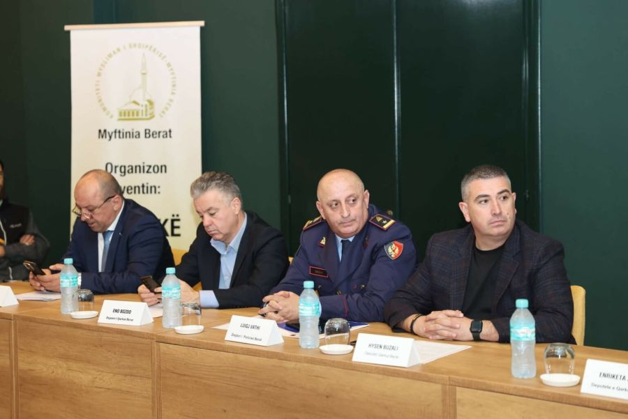 Arnavutluk Berat, din adamları ve milletvekilleri "Toplumsal Cinsiyet Eşitliği" taslağını görüştü