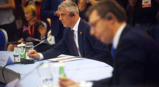 Thaçi ve Vuçiç El Sıkışmadı