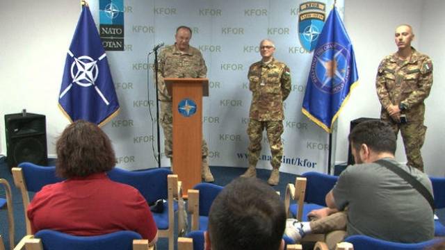 Breedlove, Sıcak Konulara Değinmedi