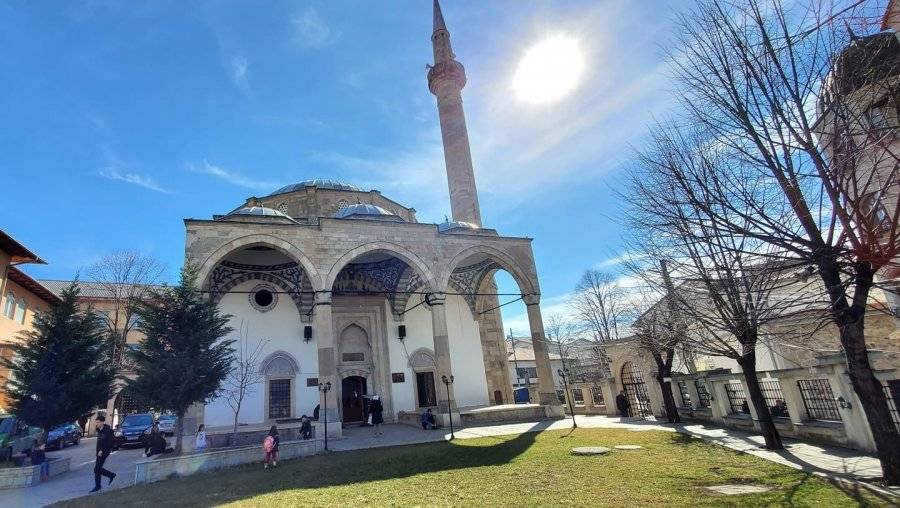 Cemaat Camilerin Açılmasını Sabırsızlıkla Bekliyor