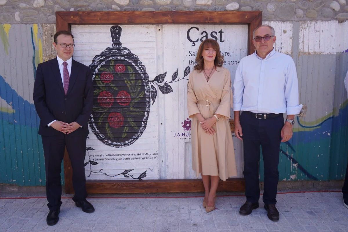 Prizren’de “Çast” Duvar Resmi Törenle Açıldı