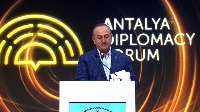 Dışişleri Bakanı Mevlüt Çavuşoğlu, Antalya Diploması Forumu'nun kapanışı dolayısıyla basını bilgilendirdi