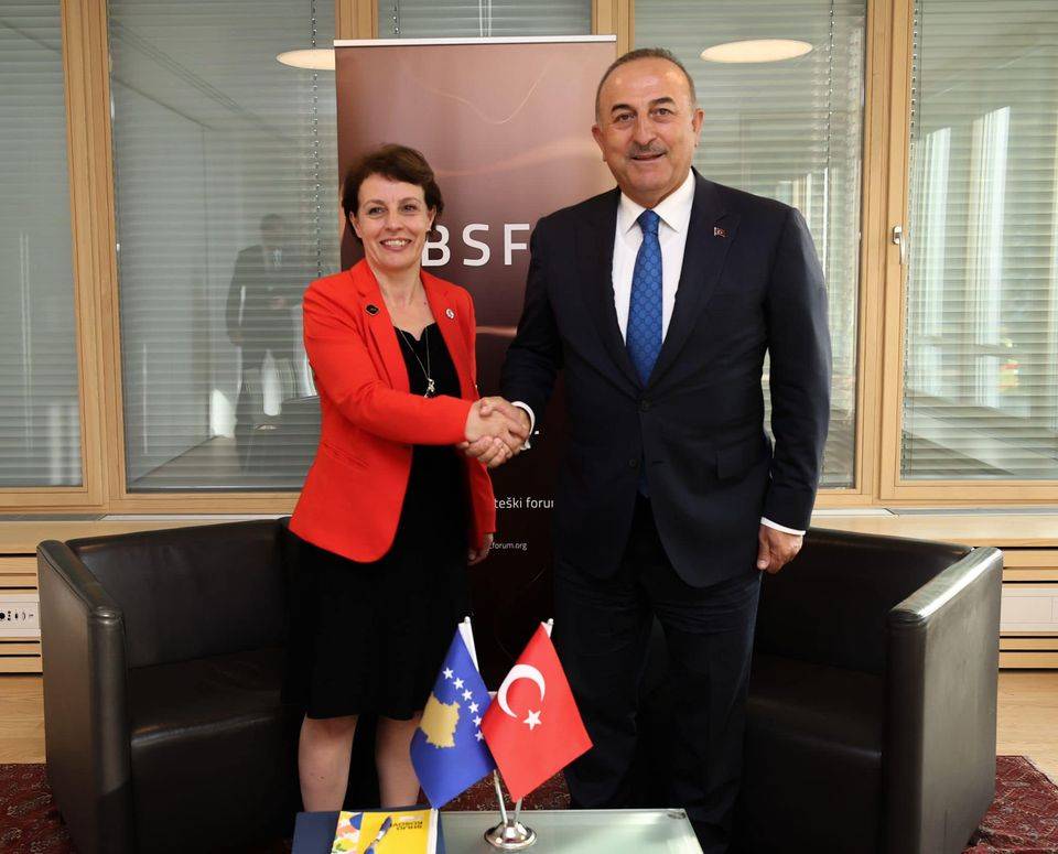 Çavuşoğlu, Kosova-Sırbistan Arasında Uzlaşıdan Memnuniyetini İfade Etti