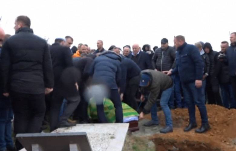 İki Öğrenci Toprağa Verildi