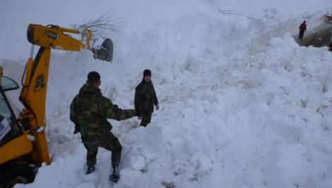 Çığ Restelica'da 3 Hayat Aldı