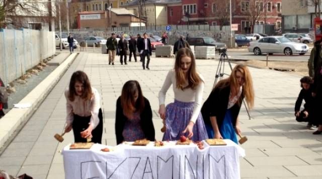 Vekillerin Cinsiyetçi Söylemleri Protesto Edildi