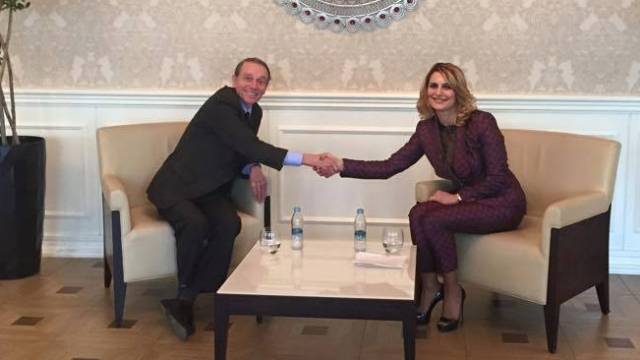 Cliff: Ümidinizi Yitirmeyiniz