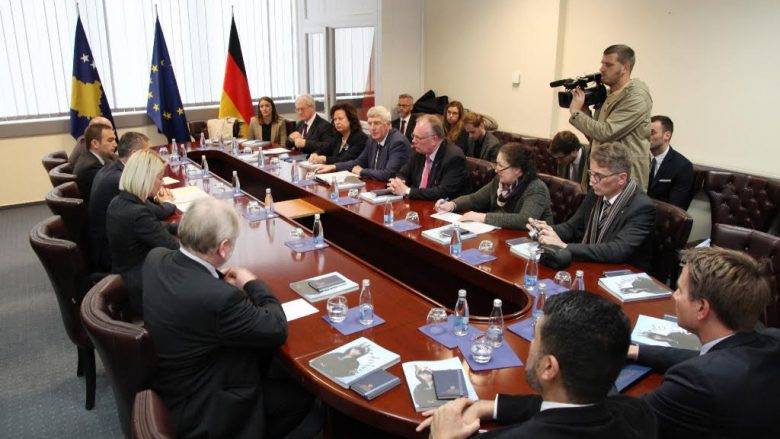 Çollaku: Kosova Vize Serbestinin Beklentisi İçinde