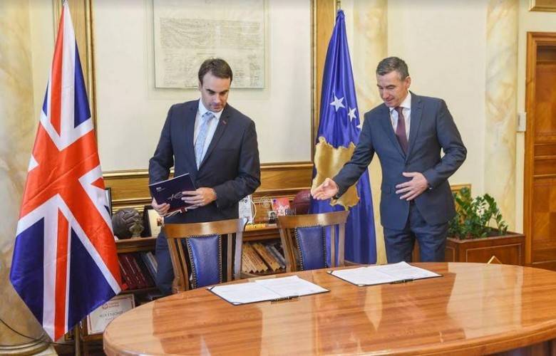 Veseli ve O’Connel İşbirliğin Devamı Anlaşmasını İmzaladı