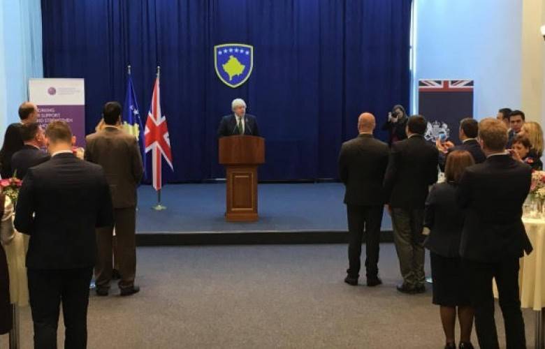 Johnson,  Siyasi Partilerden Demokrasiyi İnşa Etmelerini Talep Etti