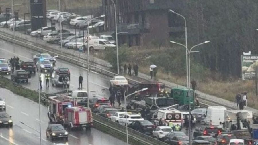 Priştine-Veternik’te Zincirleme Kaza: 11 Yaralı