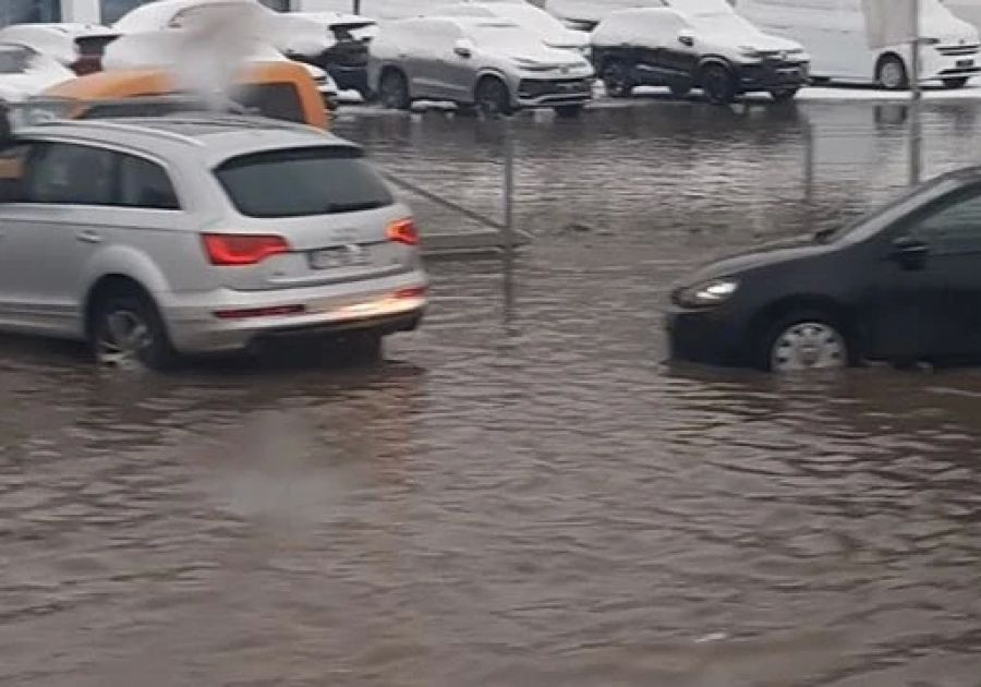 Ferizovik–Priştine Yolunun Bir Bölümü Yağmur Suları Nedeniyle Ulaşıma Kapatıldı