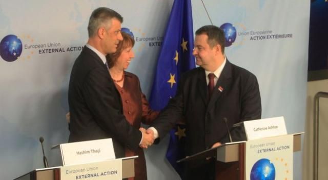 Sırbistan Kosova'daki MUP Üyeleri Maaşlarını Kestirdi