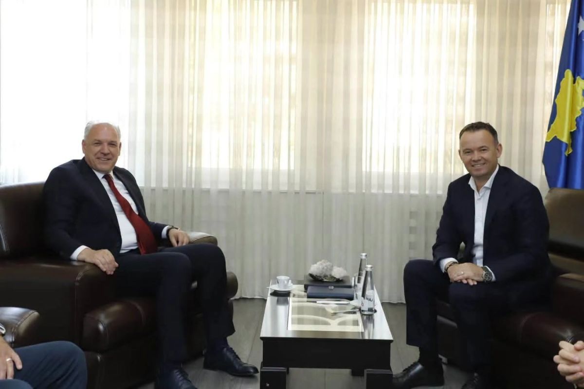 Fikrim Damka, Mitroviça Belediye Başkanı Faton Peci ile Görüştü