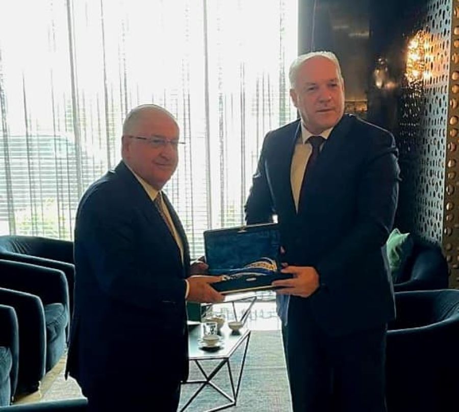 Bakan Damka Savunma Bakanı Yaşar Güler ile Görüştü