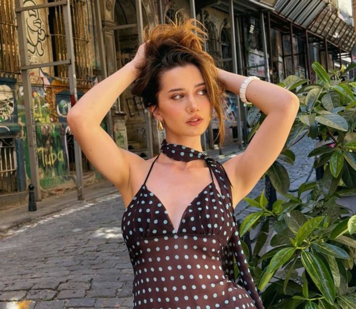 Ünlü Türk Oyuncu İlsu Demirci de, Priştine'de Sunny Hill Festivali'nin Tadını Çıkardı