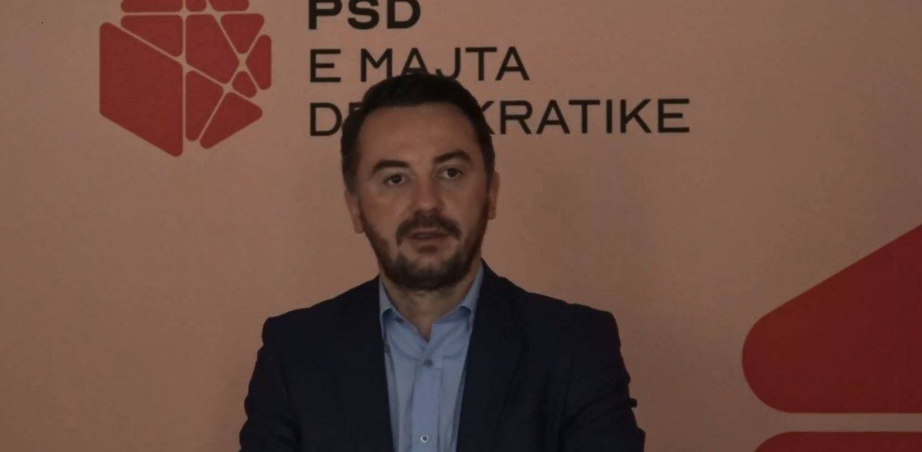 Molliqaj, Protestolardan Vazgeçmiyor