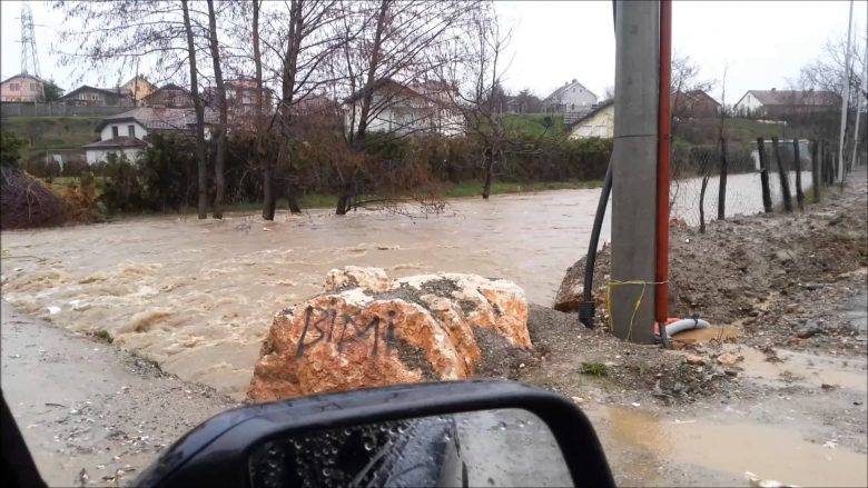 Yağışlar,  Yakova ve Civar Köylerde Su Baskınlarına Yol Açtı
