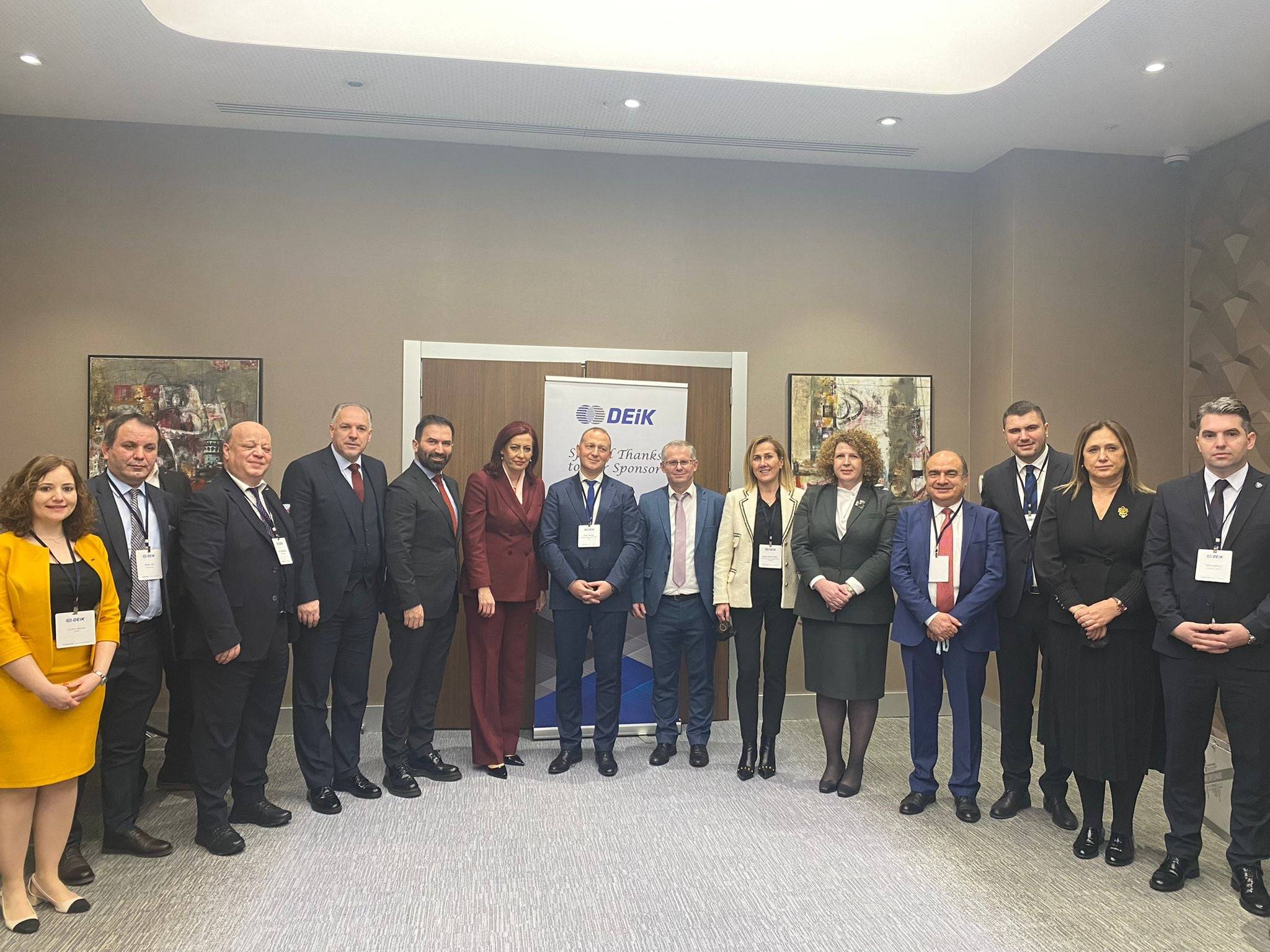 Kosova, İş Dünyası İçin İyi Fırsatlar Veriyor