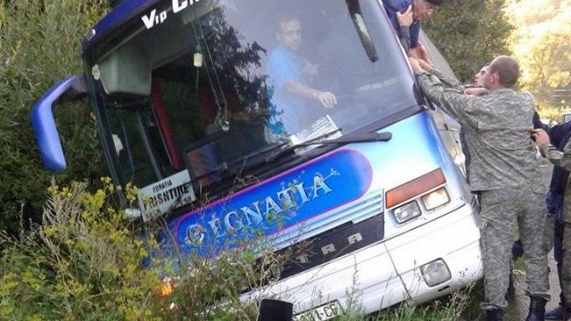 Priştine -Gilan Seferinde olan Otobüs Yoldan Çıktı