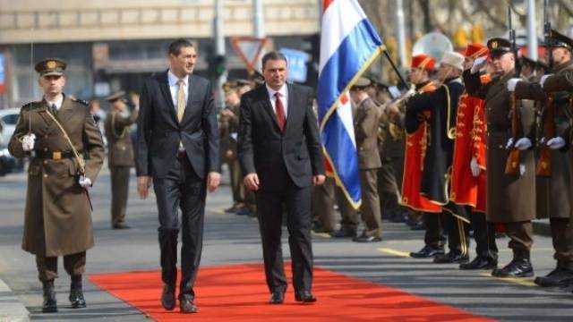 Demolli ve Rama Zagreb'de Askeri Törenle Karşılandı