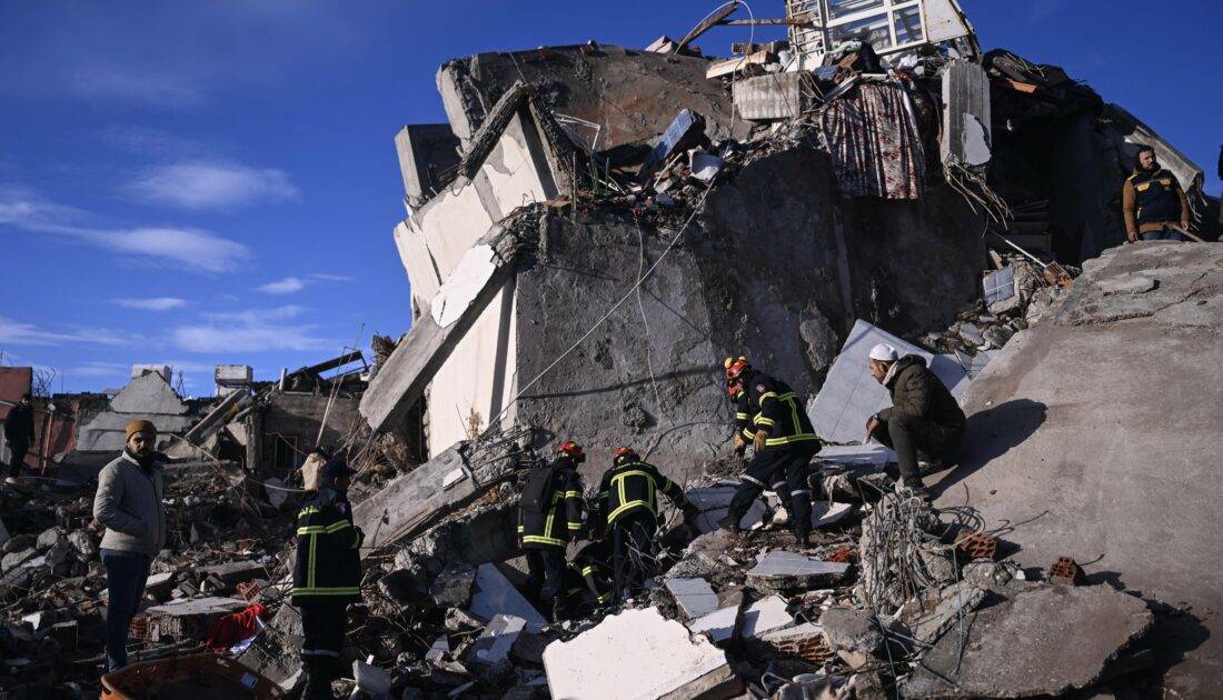 Deprem profesöründen ürperten hesaplama: 200 bin kişi göçük altında