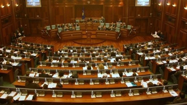 Ayrıcalıklar Milletvekillerini Karşı Karşıya Getirdi