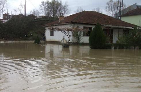 İpek'te 2 Çocuğu Su Aldı
