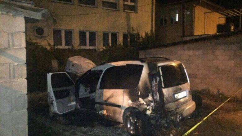 Mitroviça Kuzeyinde Bir Araç Kundaklandı