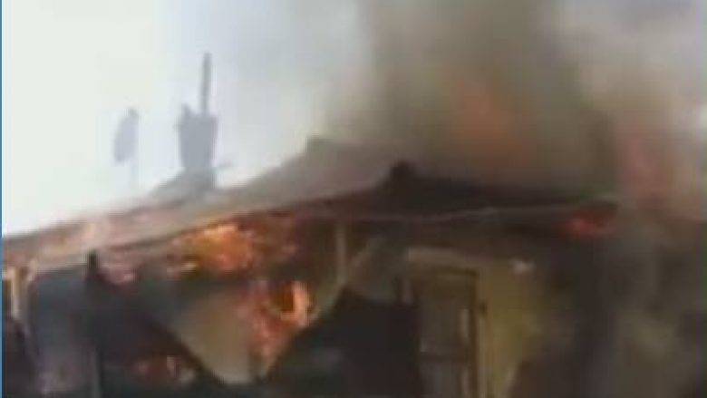 Prizren'de Eski Evlerin Birinde Yangın