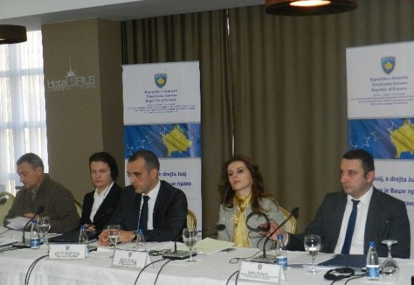 Kosova'da Dil Eşitliği Mücadelesini Herkes Vermeli